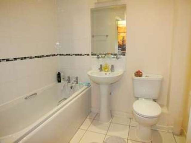  Image of 2 bedroom Flat for sale in Lower Canal Walk Southampton SO14 at Lower Canal Walk  Southampton, SO14 3JQ