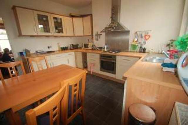  Image of 2 bedroom Apartment to rent in Springfield Road London SW19 at Wimbledon, SW19 7AL