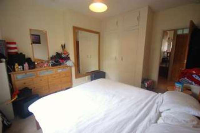  Image of 2 bedroom Apartment to rent in Springfield Road London SW19 at Wimbledon, SW19 7AL