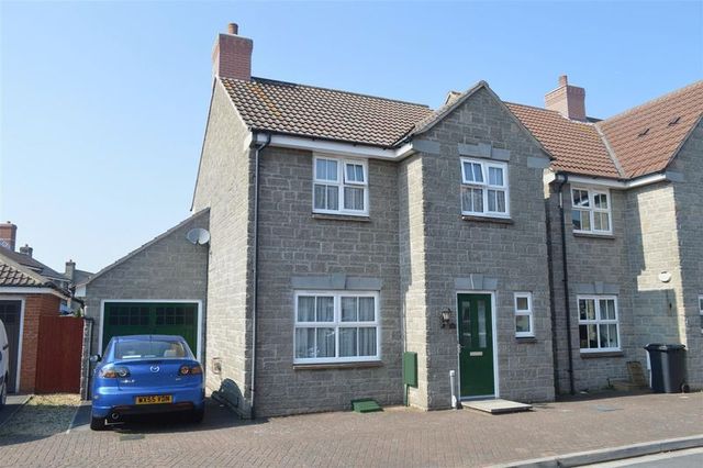  Image of 3 bedroom Detached house for sale in Riverside Close St. Georges Weston-super-Mare BS22 at Riverside Close St. Georges Weston-Super-Mare, BS22 7RZ