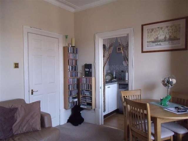  Image of 2 bedroom Flat for sale in St. James Road East Grinstead RH19 at East Grinstead West Sussex East Grinstead, RH19 1DL