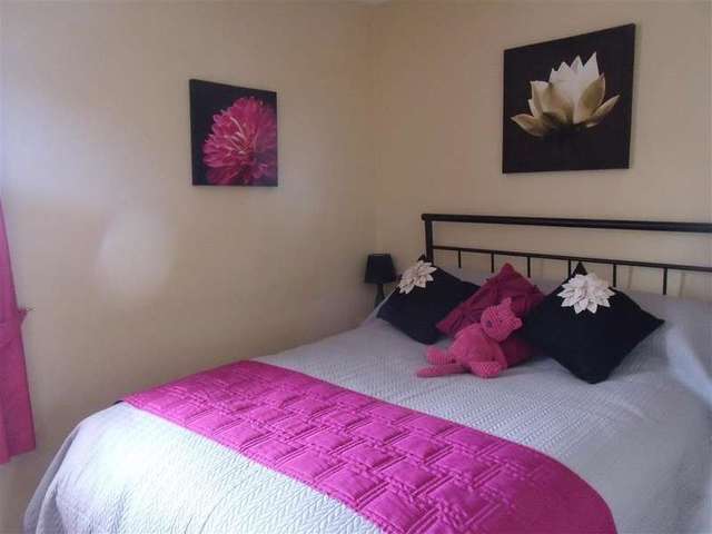  Image of 2 bedroom Flat for sale in St. James Road East Grinstead RH19 at East Grinstead West Sussex East Grinstead, RH19 1DL