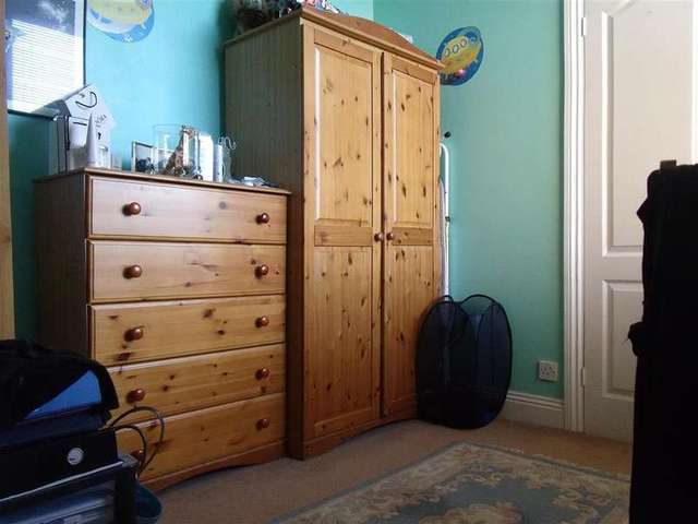  Image of 2 bedroom Flat for sale in St. James Road East Grinstead RH19 at East Grinstead West Sussex East Grinstead, RH19 1DL