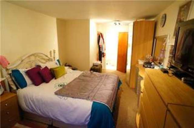  Image of 4 bedroom Semi-Detached house to rent in St. James
