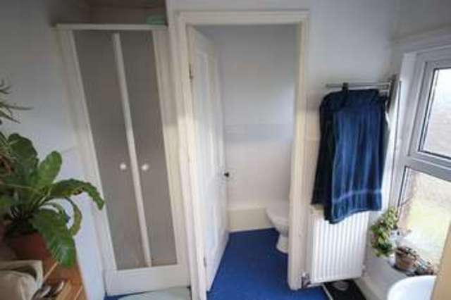  Image of 2 bedroom Flat to rent in St. Johns Terrace Hyde Park Leeds LS3 at St Johns Terrace Hyde Park Leeds, LS3 1DY