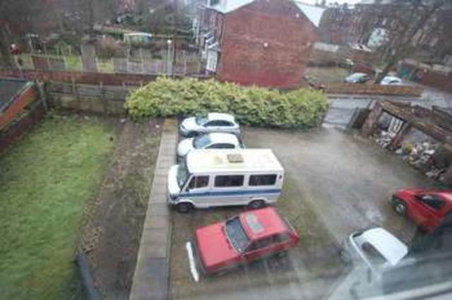  Image of 2 bedroom Flat to rent in St. Johns Terrace Hyde Park Leeds LS3 at St Johns Terrace Hyde Park Leeds, LS3 1DY