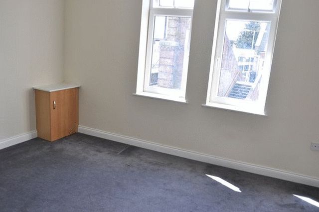  Image of 1 bedroom Flat to rent in Station Road North Totton Southampton SO40 at Station Road North Totton Southampton, SO40 3AB