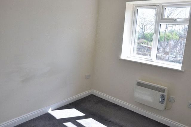  Image of 1 bedroom Flat to rent in Station Road North Totton Southampton SO40 at Station Road North Totton Southampton, SO40 3AB