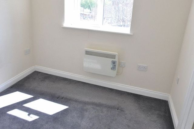  Image of 1 bedroom Flat to rent in Station Road North Totton Southampton SO40 at Station Road North Totton Southampton, SO40 3AB