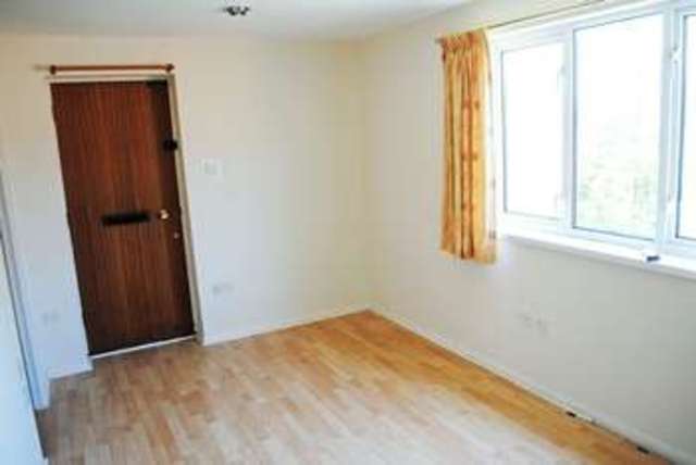  Image of 1 bedroom Property to rent in Stonebridge Clevedon BS21 at Stonebridge  Clevedon, BS21 5BZ