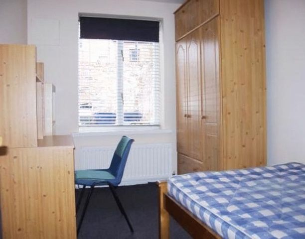  Image of 3 bedroom Flat to rent in Stratford Road Heaton Newcastle upon Tyne NE6 at Stratford Road  Newcastle Upon Tyne, NE6 5PB