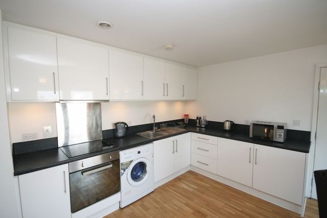  Image of 2 bedroom Flat for sale in Sudbury Heights Avenue Sudbury Wembley UB6 at Sudbury Heights Avenue  Greenford, UB6 0BF