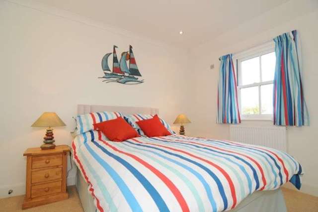  Image of 2 bedroom Apartment for sale in Golygfa Coron Penally Tenby SA70 at Golygfa Coron Penally Tenby, SA70 7QN