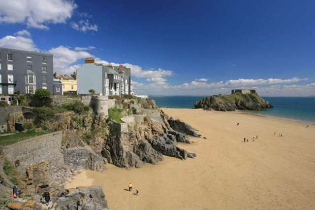  Image of 2 bedroom Apartment for sale in Golygfa Coron Penally Tenby SA70 at Golygfa Coron Penally Tenby, SA70 7QN