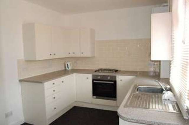  Image of 2 bedroom Semi-Detached house to rent in Sutcliffe Avenue Grimsby DN33 at Sutcliffe Avenue  Grimsby, DN33 1AJ