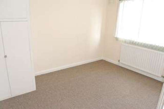  Image of 2 bedroom Semi-Detached house to rent in Sutcliffe Avenue Grimsby DN33 at Sutcliffe Avenue  Grimsby, DN33 1AJ