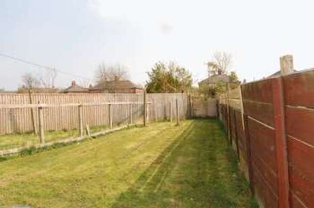  Image of 2 bedroom Semi-Detached house to rent in Sutcliffe Avenue Grimsby DN33 at Sutcliffe Avenue  Grimsby, DN33 1AJ