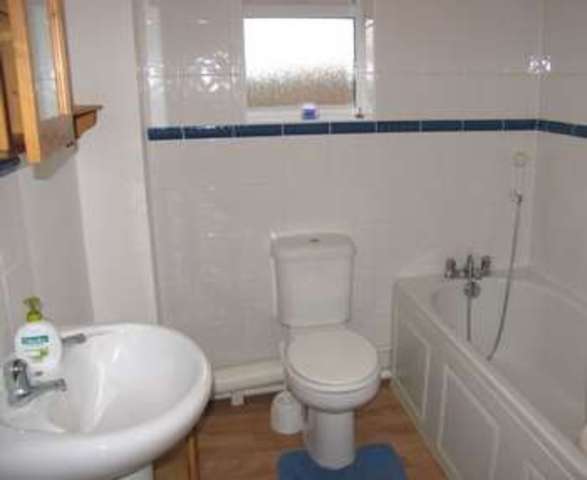  Image of 1 bedroom Flat to rent in Swaledale Gardens Fleet GU51 at Swaledale Gardens  FLEET, GU51 2TE