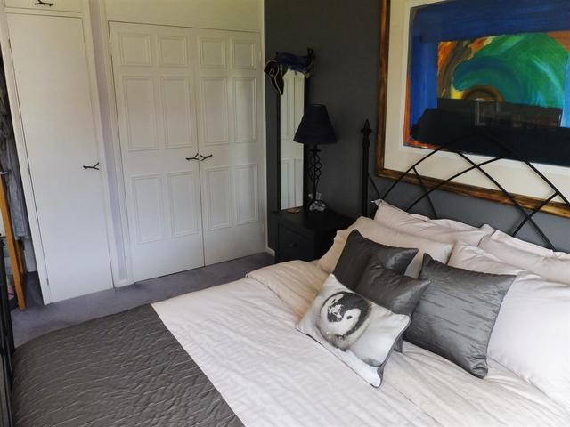  Image of 2 bedroom Flat for sale in Sycamore Close Carshalton SM5 at Carshalton Surrey Carshalton, SM5 2PS