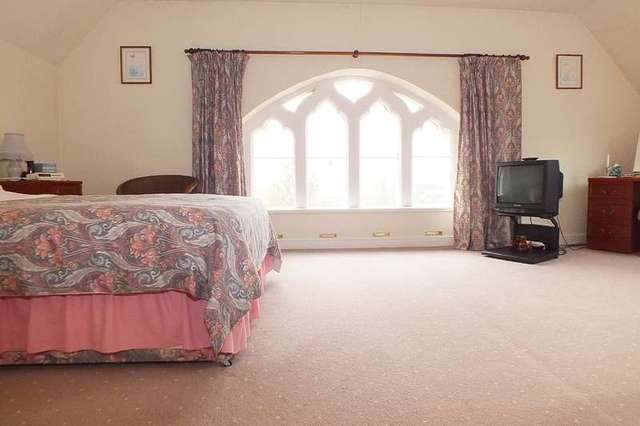  Image of 4 bedroom Cottage for sale in Charlton Road Tetbury GL8 at Tetbury Gloucestershire, GL8 8DY