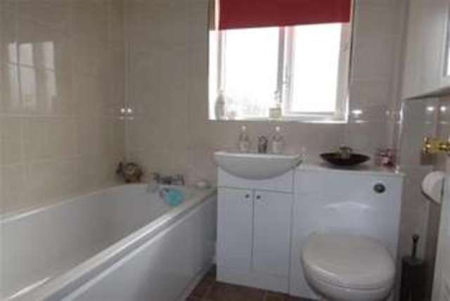  Image of 2 bedroom Detached house to rent in The Drift Hucknall Nottingham NG15 at Nottingham, NG15 8DT