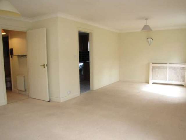  Image of 2 bedroom Apartment to rent in Peterborough Road Harrow-on-the-Hill Harrow HA1 at Peterborough Road  Harrow on the Hill, HA1 3DY