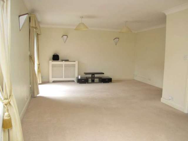  Image of 2 bedroom Apartment to rent in Peterborough Road Harrow-on-the-Hill Harrow HA1 at Peterborough Road  Harrow on the Hill, HA1 3DY