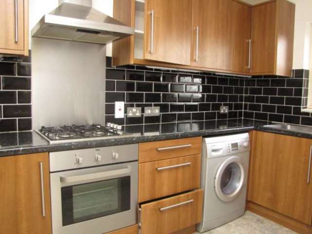  Image of 2 bedroom Apartment to rent in Peterborough Road Harrow-on-the-Hill Harrow HA1 at Peterborough Road  Harrow on the Hill, HA1 3DY
