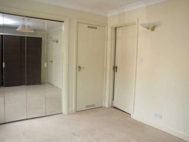  Image of 2 bedroom Apartment to rent in Peterborough Road Harrow-on-the-Hill Harrow HA1 at Peterborough Road  Harrow on the Hill, HA1 3DY