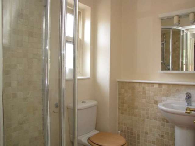  Image of 2 bedroom Apartment to rent in Peterborough Road Harrow-on-the-Hill Harrow HA1 at Peterborough Road  Harrow on the Hill, HA1 3DY