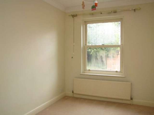  Image of 2 bedroom Apartment to rent in Peterborough Road Harrow-on-the-Hill Harrow HA1 at Peterborough Road  Harrow on the Hill, HA1 3DY