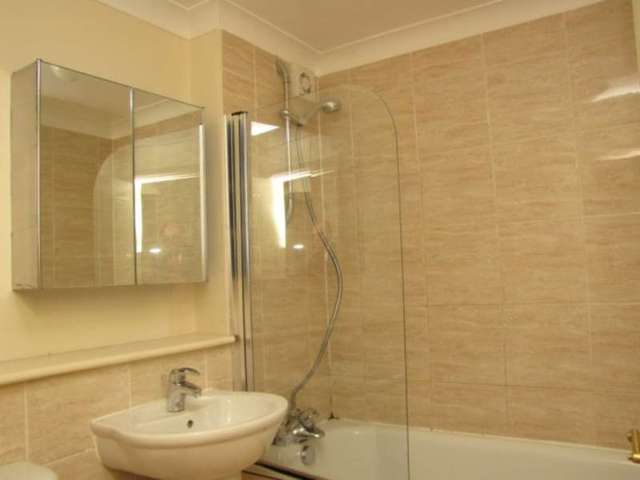  Image of 2 bedroom Apartment to rent in Peterborough Road Harrow-on-the-Hill Harrow HA1 at Peterborough Road  Harrow on the Hill, HA1 3DY
