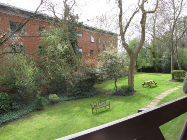  Image of 2 bedroom Apartment to rent in Peterborough Road Harrow-on-the-Hill Harrow HA1 at Peterborough Road  Harrow on the Hill, HA1 3DY