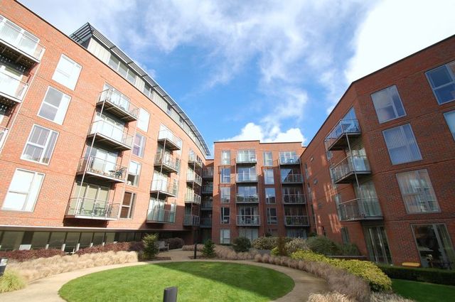  Image of 1 bedroom Flat to rent in The Heart Walton-on-Thames KT12 at The Heart Walton On Thames Surrey, KT12 1GB