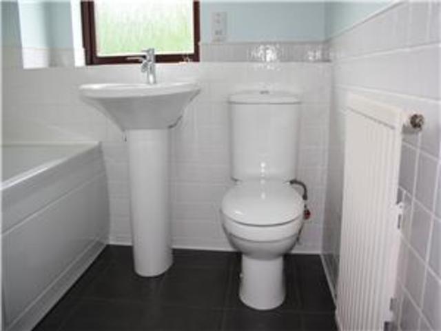  Image of 2 bedroom Flat to rent in The Paddock Clarkston Glasgow G76 at Busby Glasgow Glasgow, G76 8SL