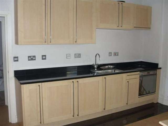  Image of 1 bedroom Flat to rent in The Parade Northampton NN1 at Northampton  Northamptonshire, NN1 2EA