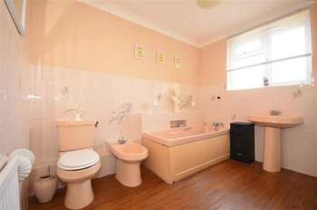  Image of 4 bedroom Semi-Detached house for sale in The Ridgeway Shorne Gravesend DA12 at Shorne Kent Shorne, DA12 3LN