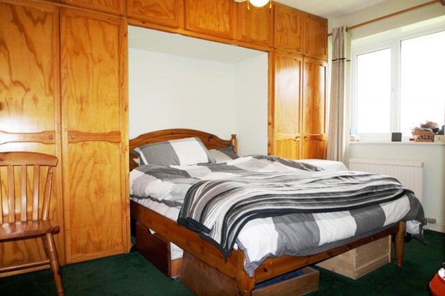  Image of 3 bedroom Maisonette to rent in The Ridgeway St. Albans AL4 at St Albans, AL4 9TZ