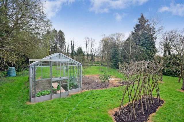  Image of 4 bedroom Bungalow for sale in The Street Ulcombe Maidstone ME17 at Ulcombe Maidstone Maidstone, ME17 1DR
