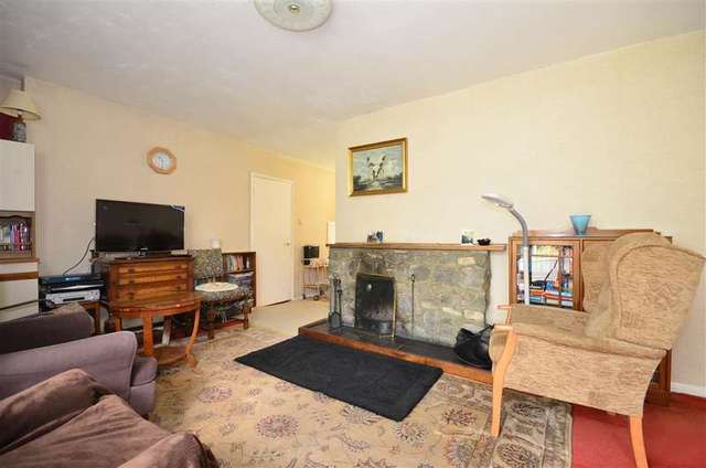  Image of 4 bedroom Bungalow for sale in The Street Ulcombe Maidstone ME17 at Ulcombe Maidstone Maidstone, ME17 1DR