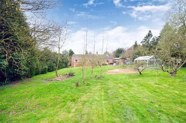  Image of 4 bedroom Bungalow for sale in The Street Ulcombe Maidstone ME17 at Ulcombe Maidstone Maidstone, ME17 1DR