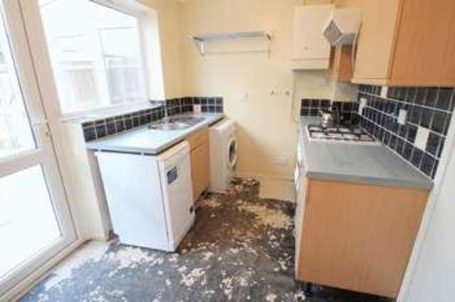  Image of 2 bedroom Semi-Detached house to rent in Thirlstane Firs Chandler