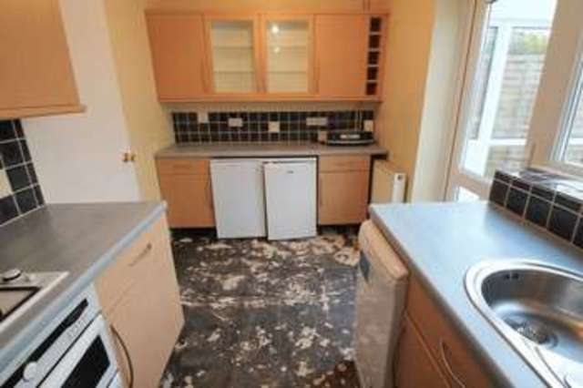  Image of 2 bedroom Semi-Detached house to rent in Thirlstane Firs Chandler