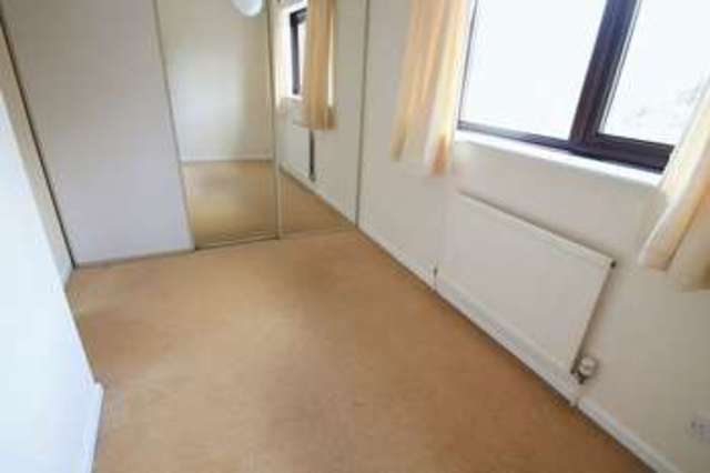  Image of 2 bedroom Semi-Detached house to rent in Thirlstane Firs Chandler