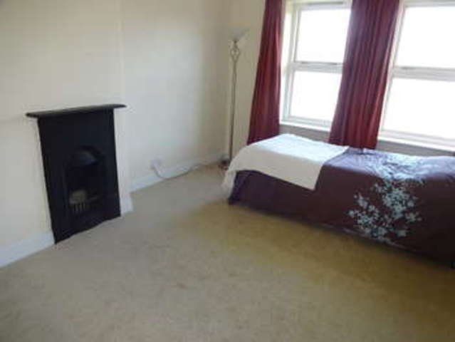  Image of 3 bedroom Semi-Detached house for sale in Thornborough Place Sheffield S2 at Heeley Sheffield South Yorkshire, S2 3PD