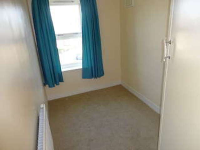  Image of 3 bedroom Semi-Detached house for sale in Thornborough Place Sheffield S2 at Heeley Sheffield South Yorkshire, S2 3PD