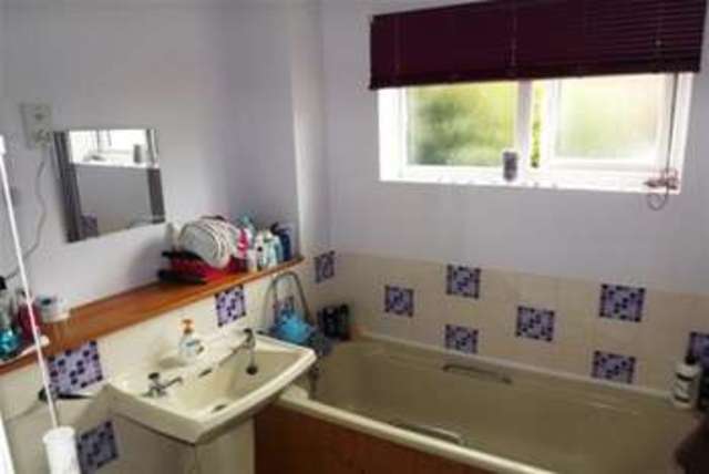  Image of 1 bedroom Flat to rent in Course Park Crescent Fareham PO14 at Fareham, PO14 4DW