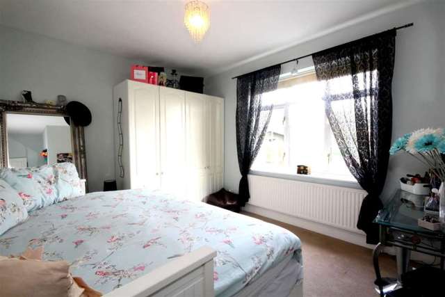  Image of 4 bedroom Bungalow for sale in Toms Lane Kings Langley WD4 at Toms Lane  Kings Langley, WD4 8NY
