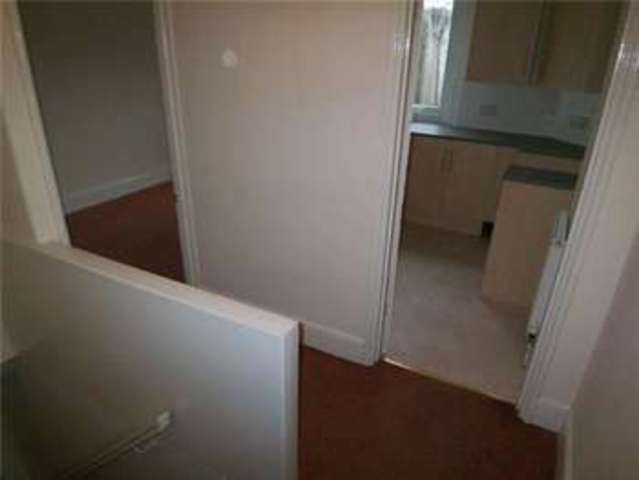  Image of 1 bedroom Flat to rent in Torquay Road Paignton TQ3 at Torquay Road Preston PAIGNTON, TQ3 2DZ