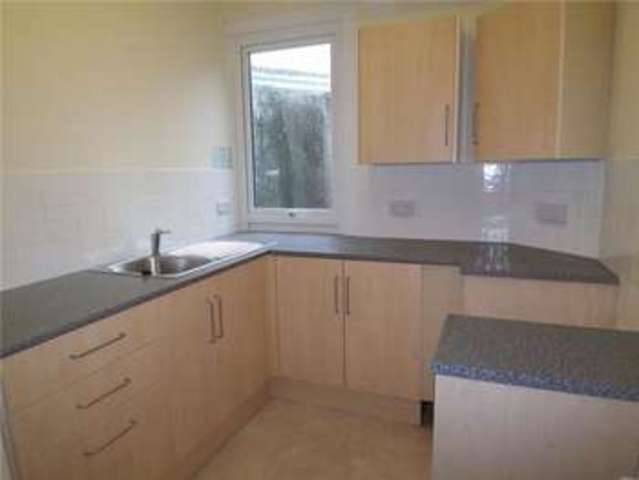  Image of 1 bedroom Flat to rent in Torquay Road Paignton TQ3 at Torquay Road Preston PAIGNTON, TQ3 2DZ